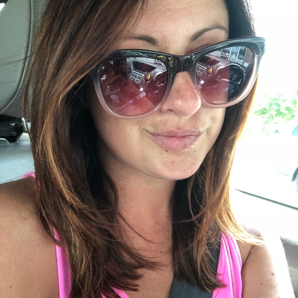 Meet your Posher, Ali - Picture 5 of 8